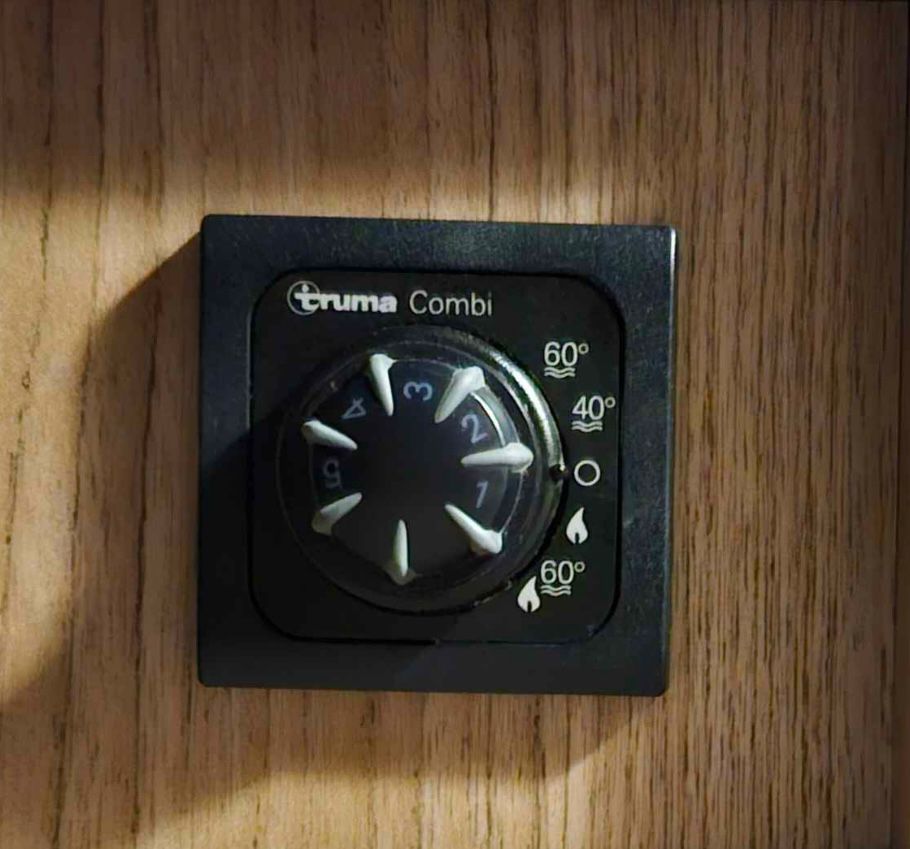 Abdeckung für den Truma Combi Regler