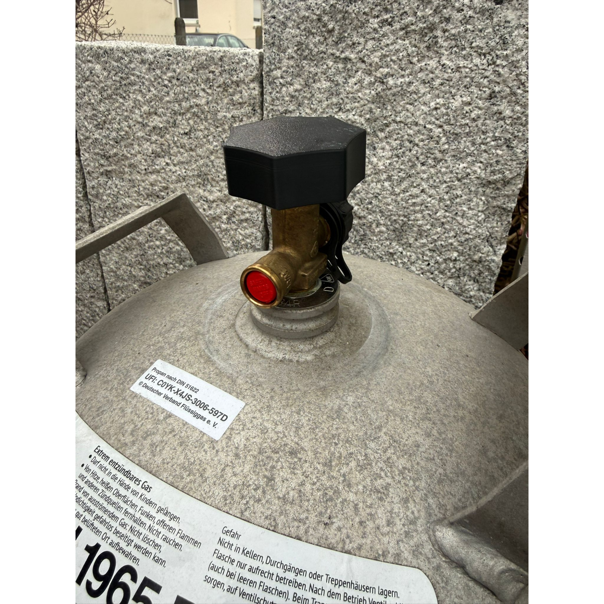 Gasflaschenaufdrehhilfe auf Gasflasche