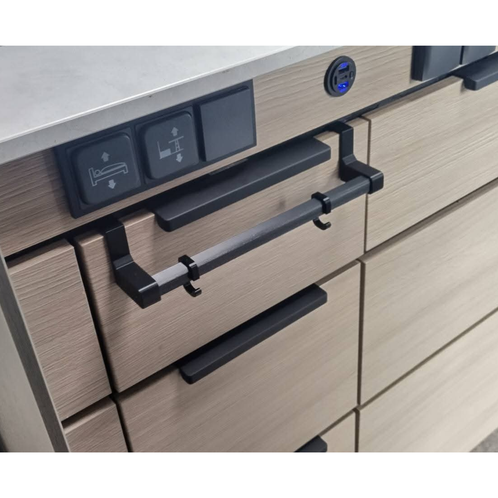 Eingebaute Stange für Küchenschublade