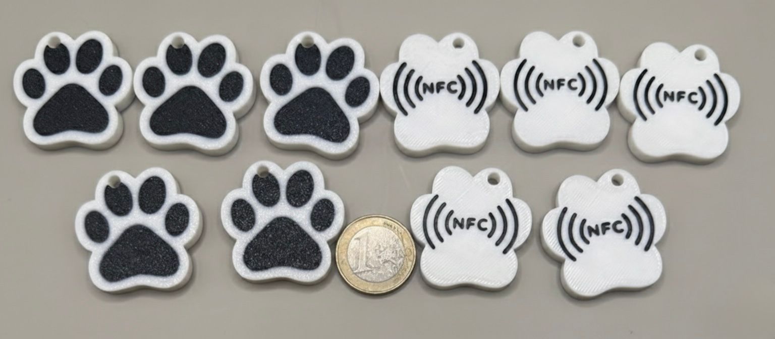 Anhänger für Hundehalsband Pfotenmotiv mit NFC Chip