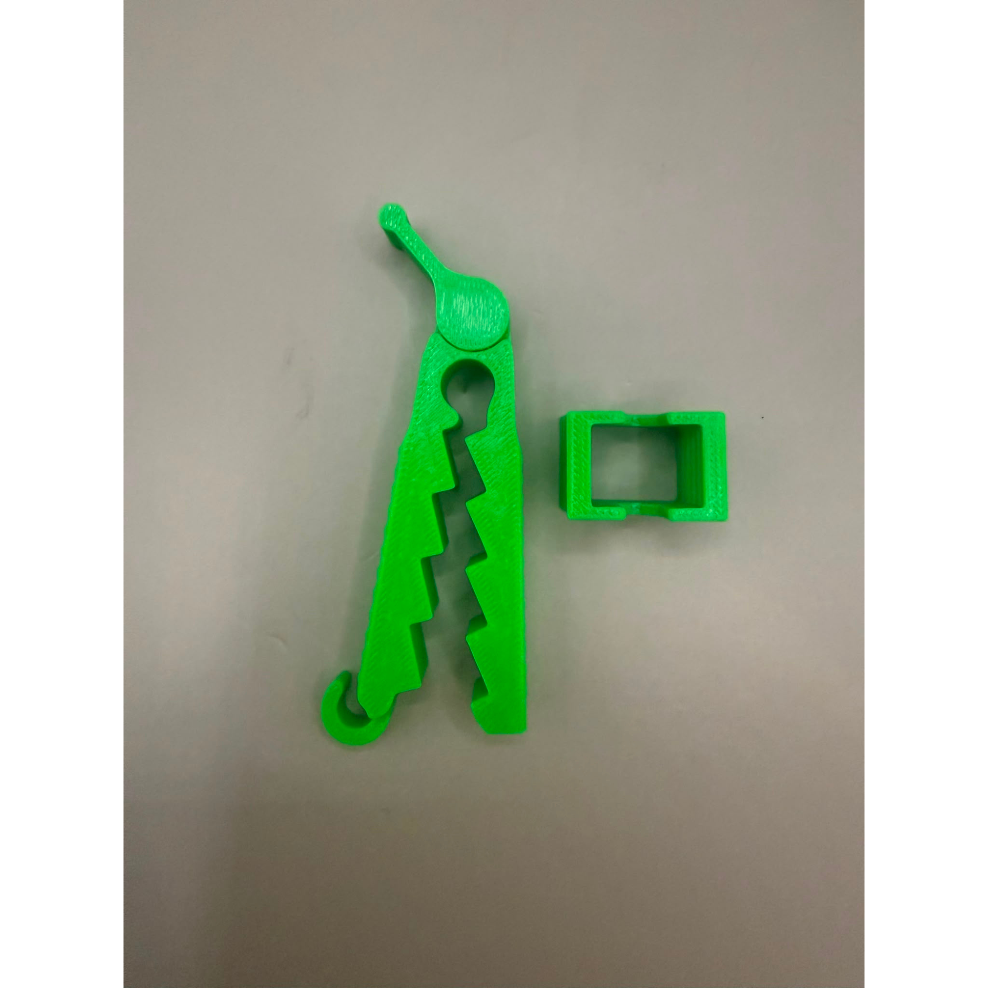 Zickzackklammer mit Gelenk Druckteile