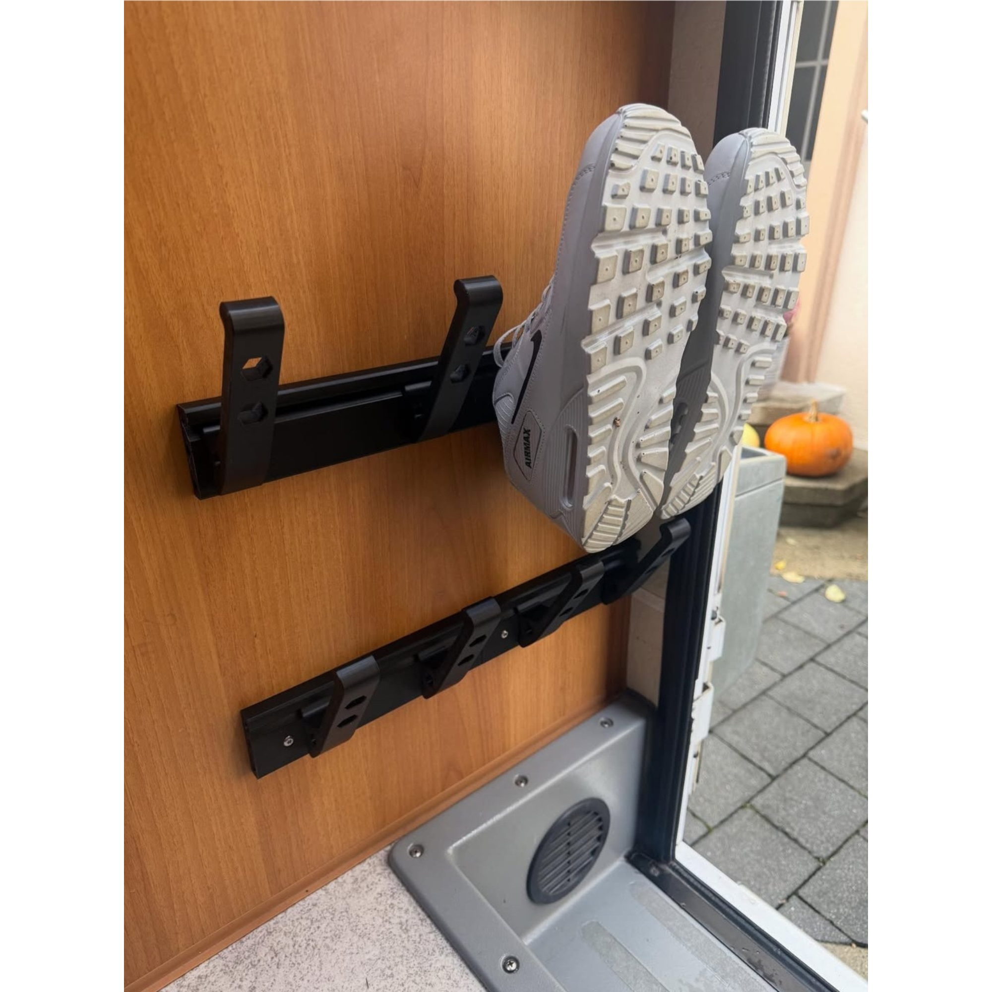 Schuhaufbewahrung für den Camper mit Schuhen