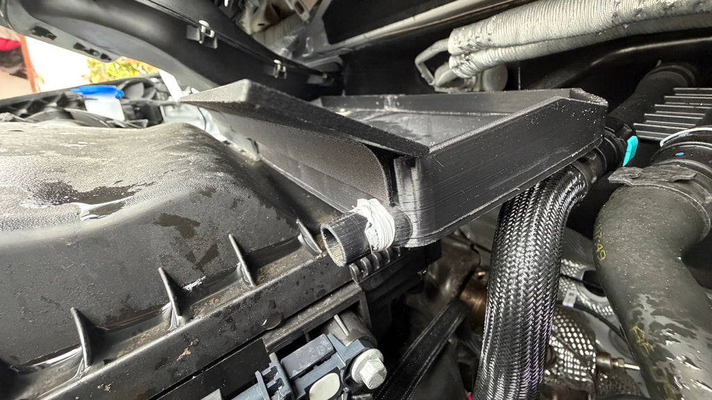 montiertes Upgrade zur Auffangwanne im Ford