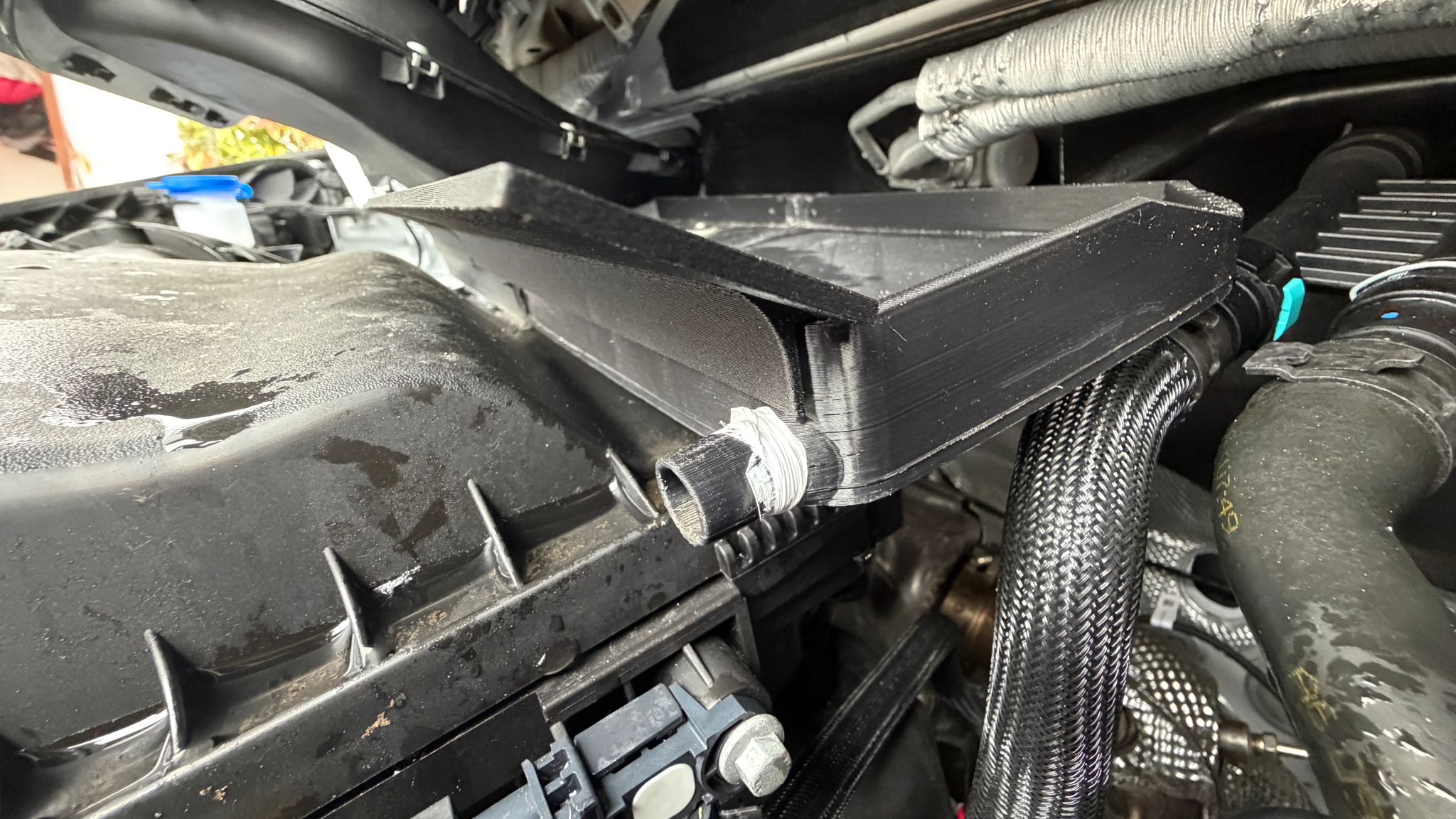 montiertes Upgrade zur Auffangwanne im Ford